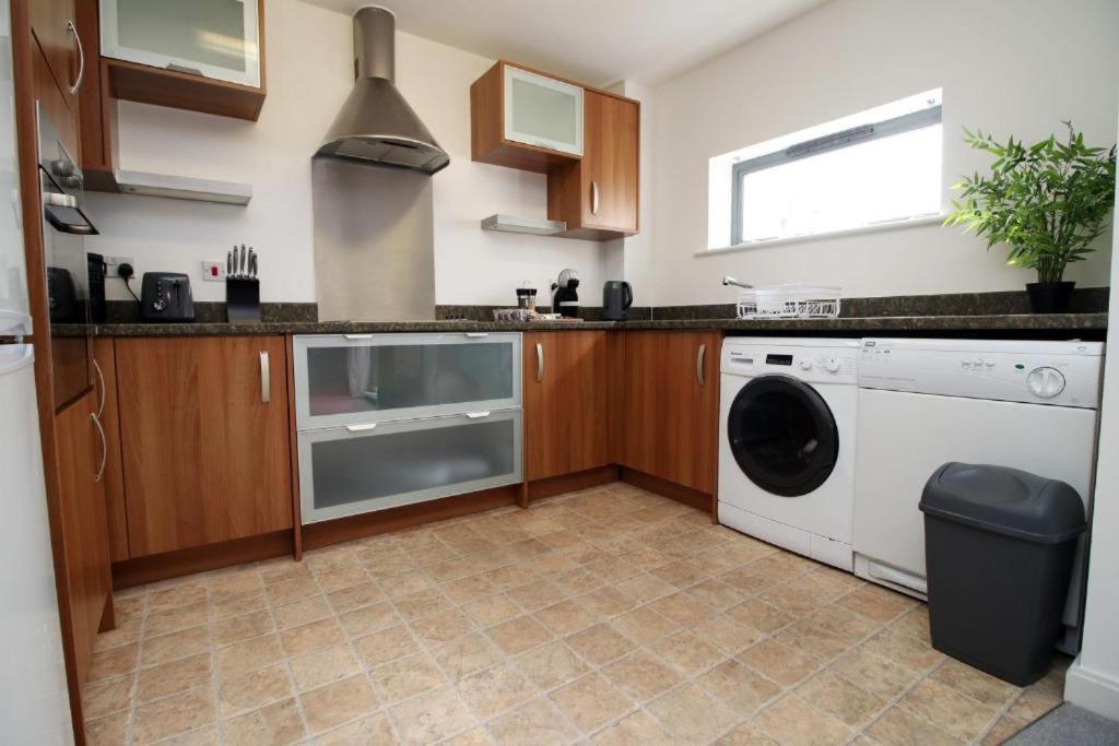 Observatory 2 Bedroom Apartment Overlooking Beach Swansea Exterior photo