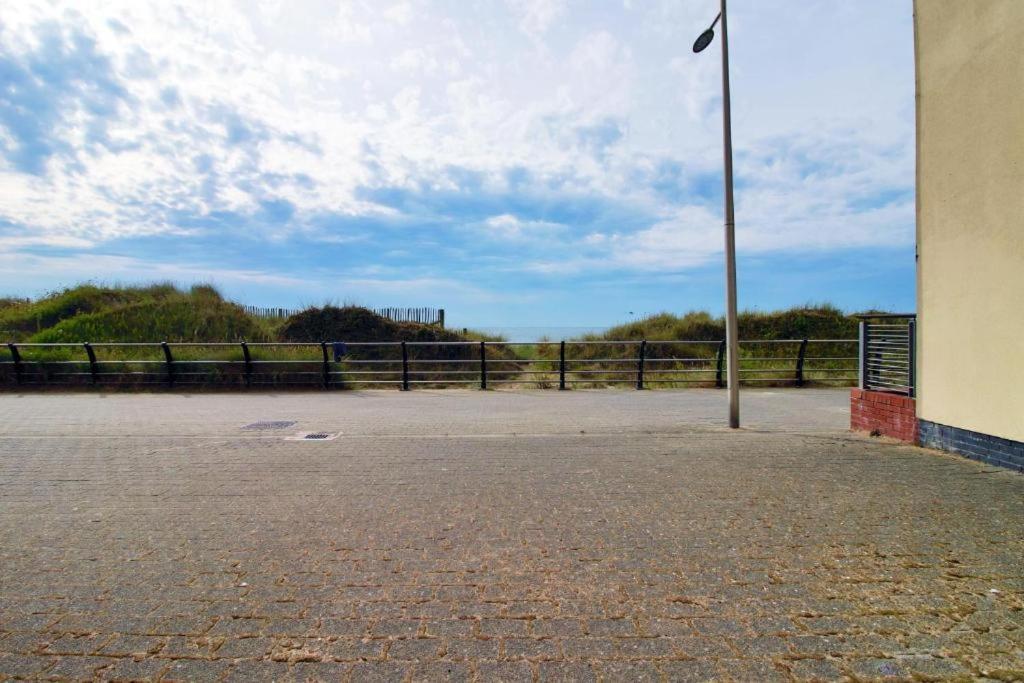 Observatory 2 Bedroom Apartment Overlooking Beach Swansea Exterior photo
